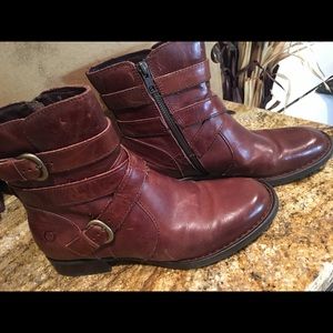 Born Mid calf leather boots